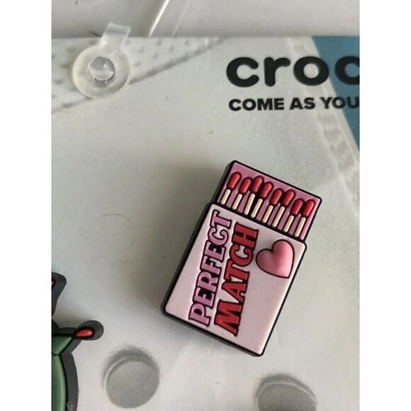5 Pack CROCS Jibbitz Charms Valentines Girly Heart Rose Perfect Match NEW - Picture 5 of 9